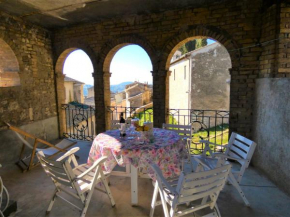 Scappo in Umbria, la Loggia Amelia